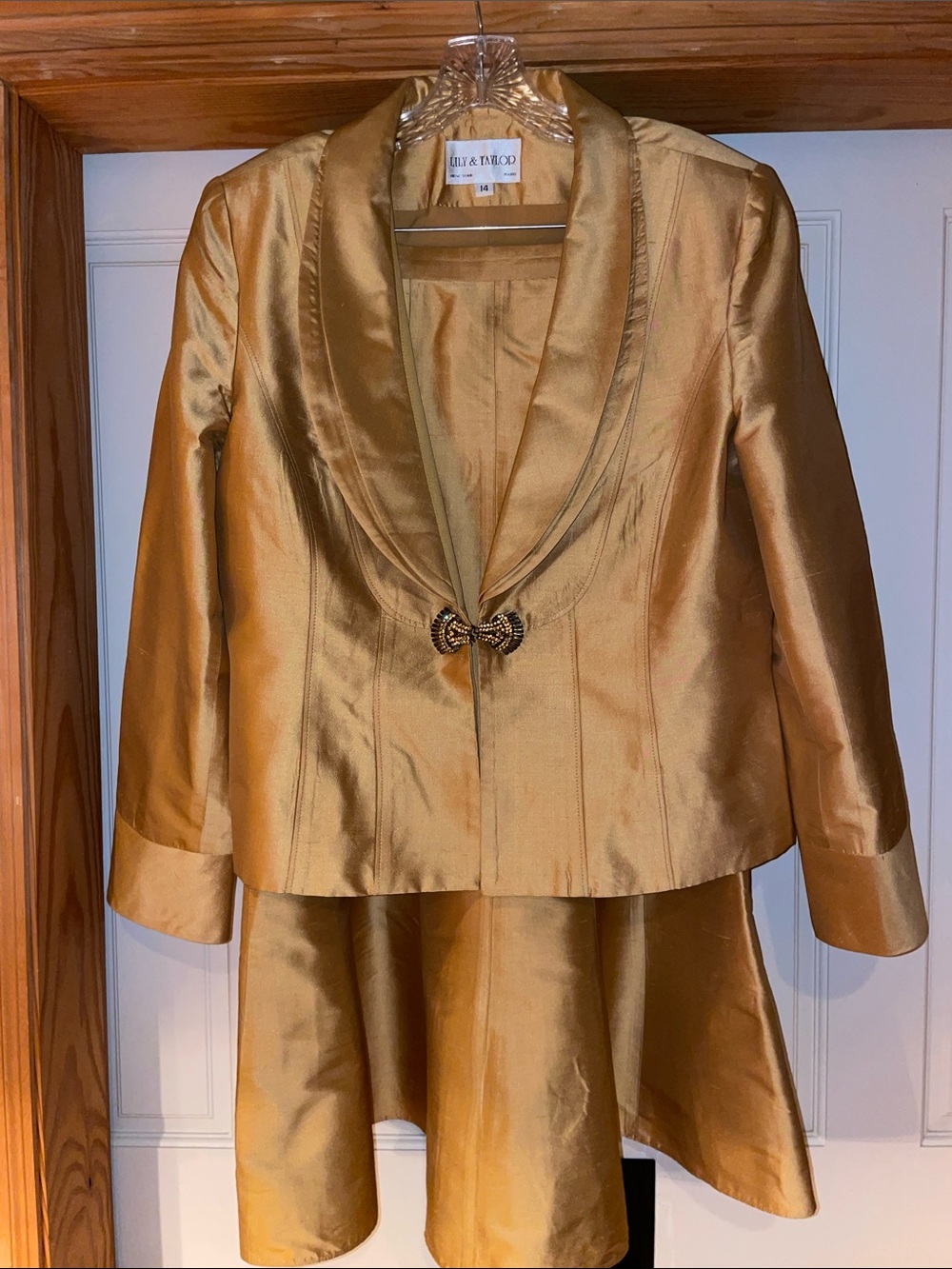 Lily & Taylor Gold Metallic Shawl-Collar Blazer & Skirt Suit Size 14